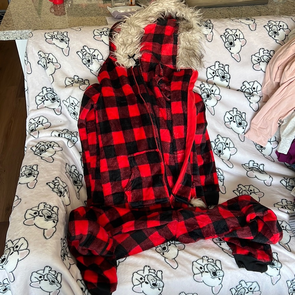 Zip up holiday jumpsuit almost new
